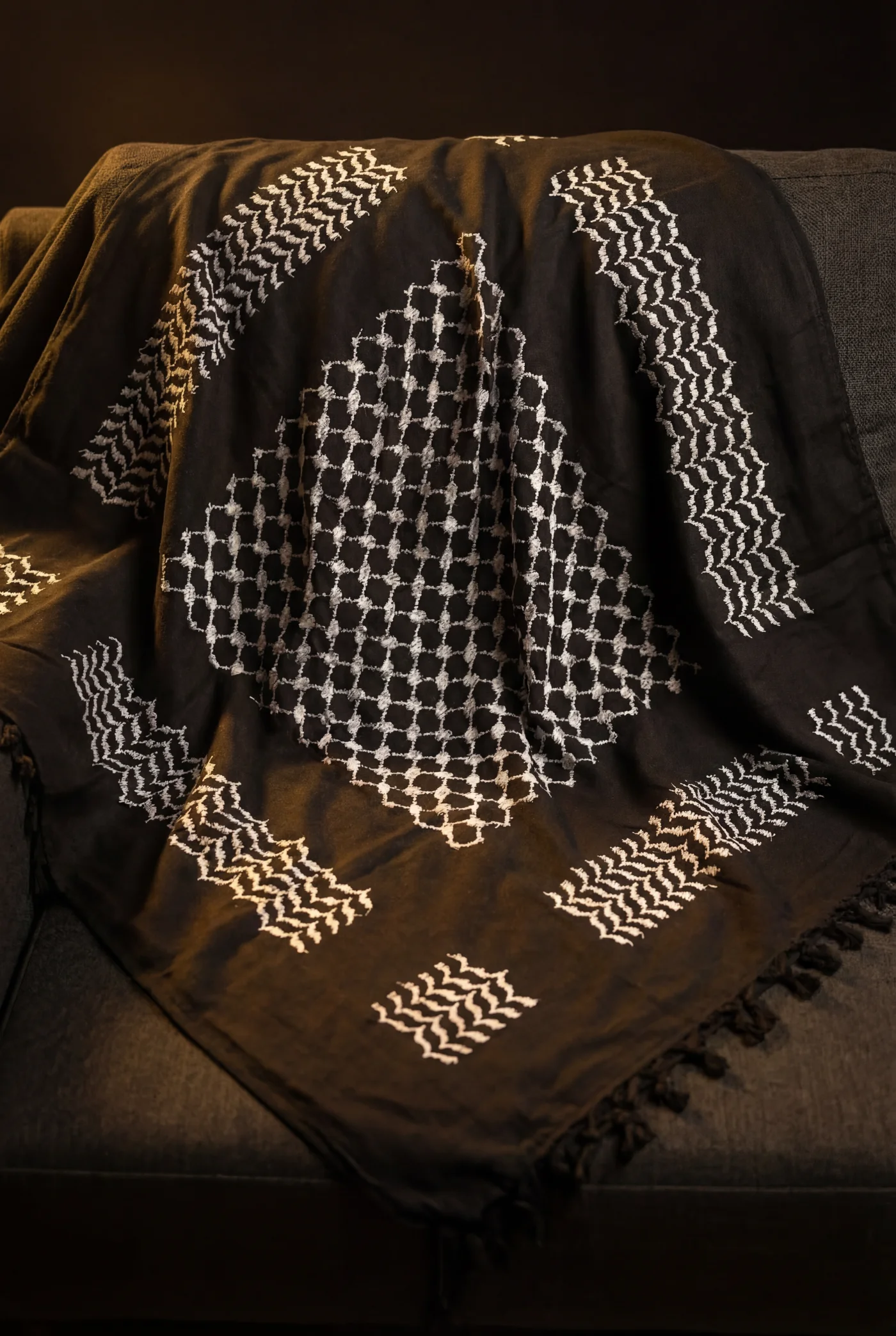 White Night Keffiyeh - Image 5